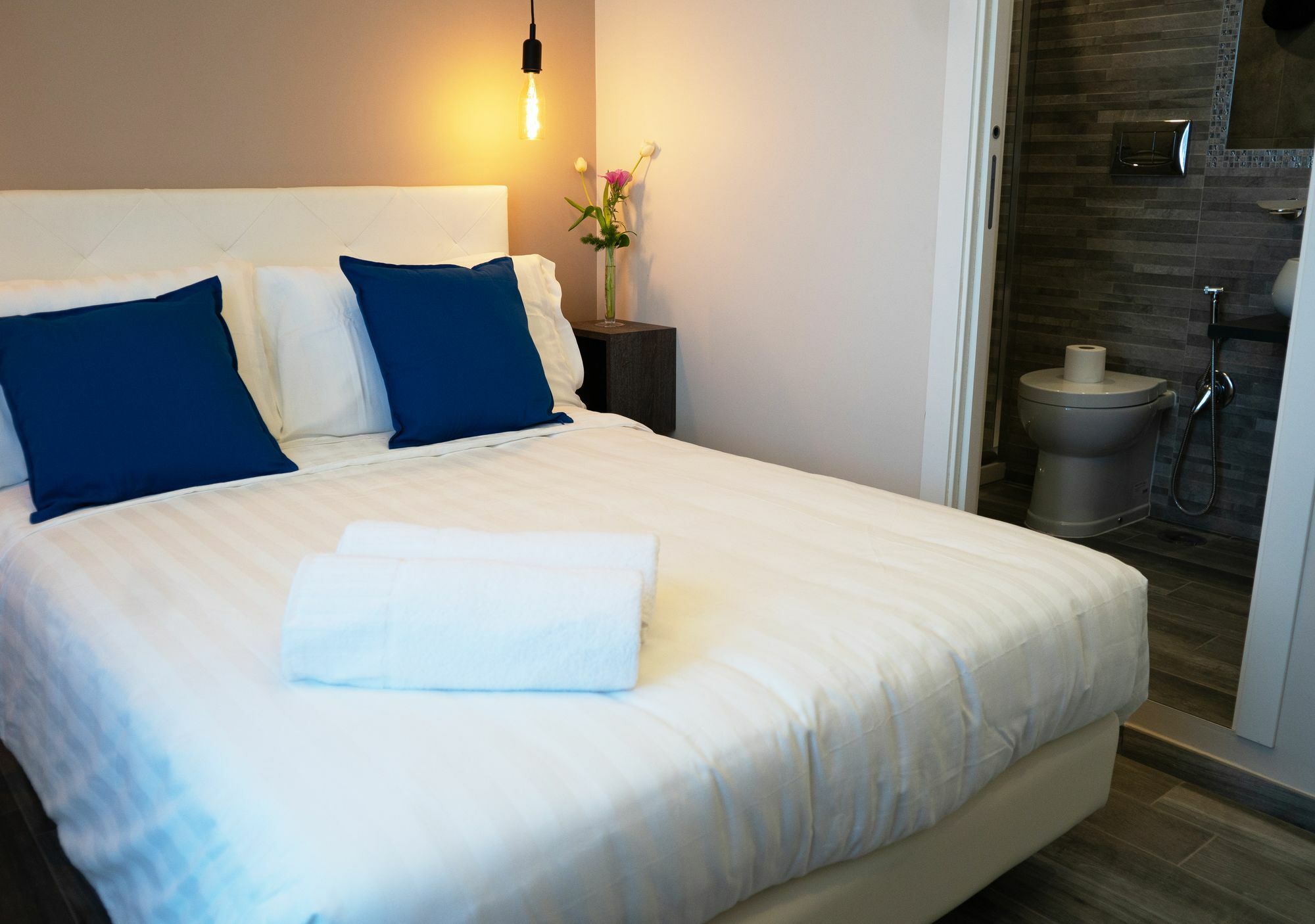 Bed & Breakfast Piazza Bologna Little